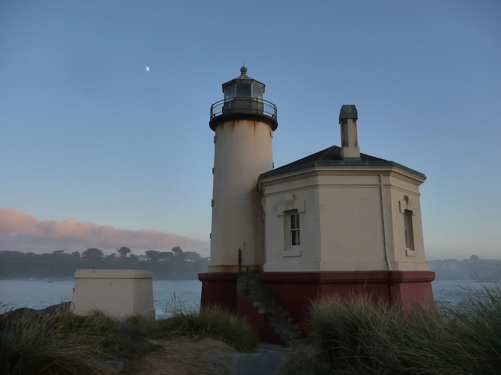 Sunset Oceanfront Lodging - photo 161