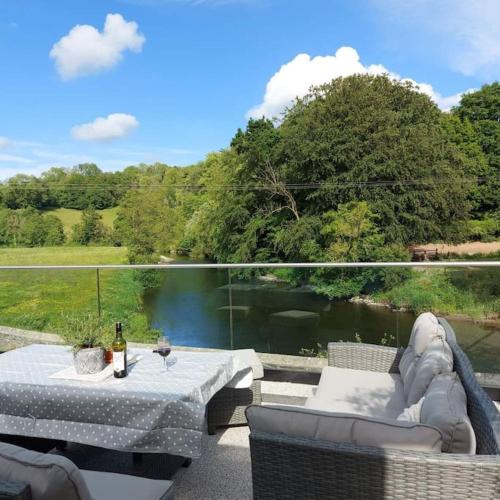 Riverside Retreat - last minute hotel in Llandysul