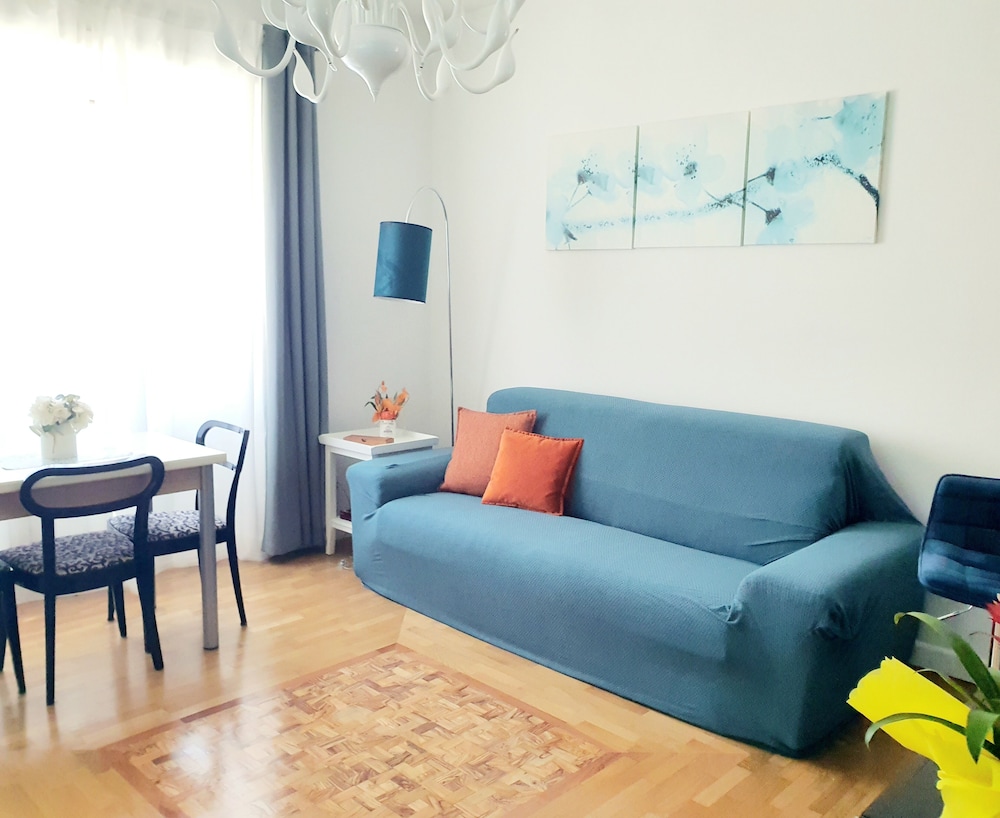 Lemon Sunshine Apartment — 4-Star Luxury Hotel in Ciampino, Italy