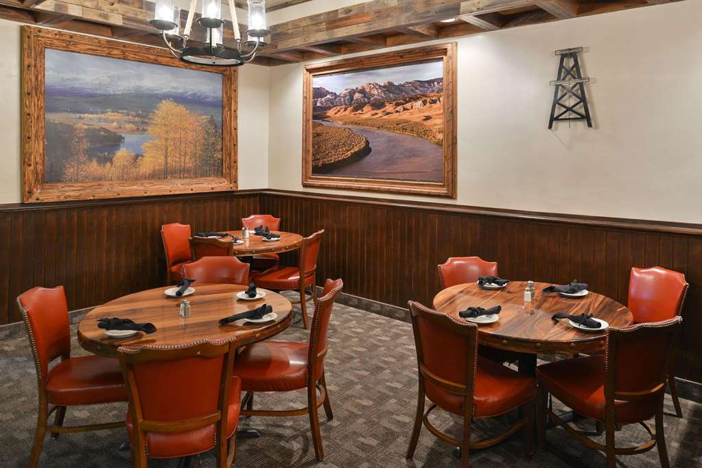 Quality Inn Vernal near Dinosaur National Monument - photo 27