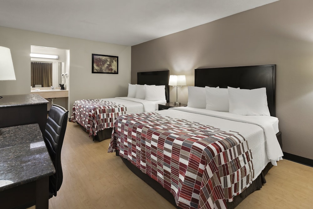 Red Roof Inn & Suites Cave City - photo 14