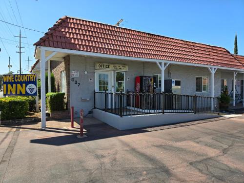 Wine Country Inn - photo 11
