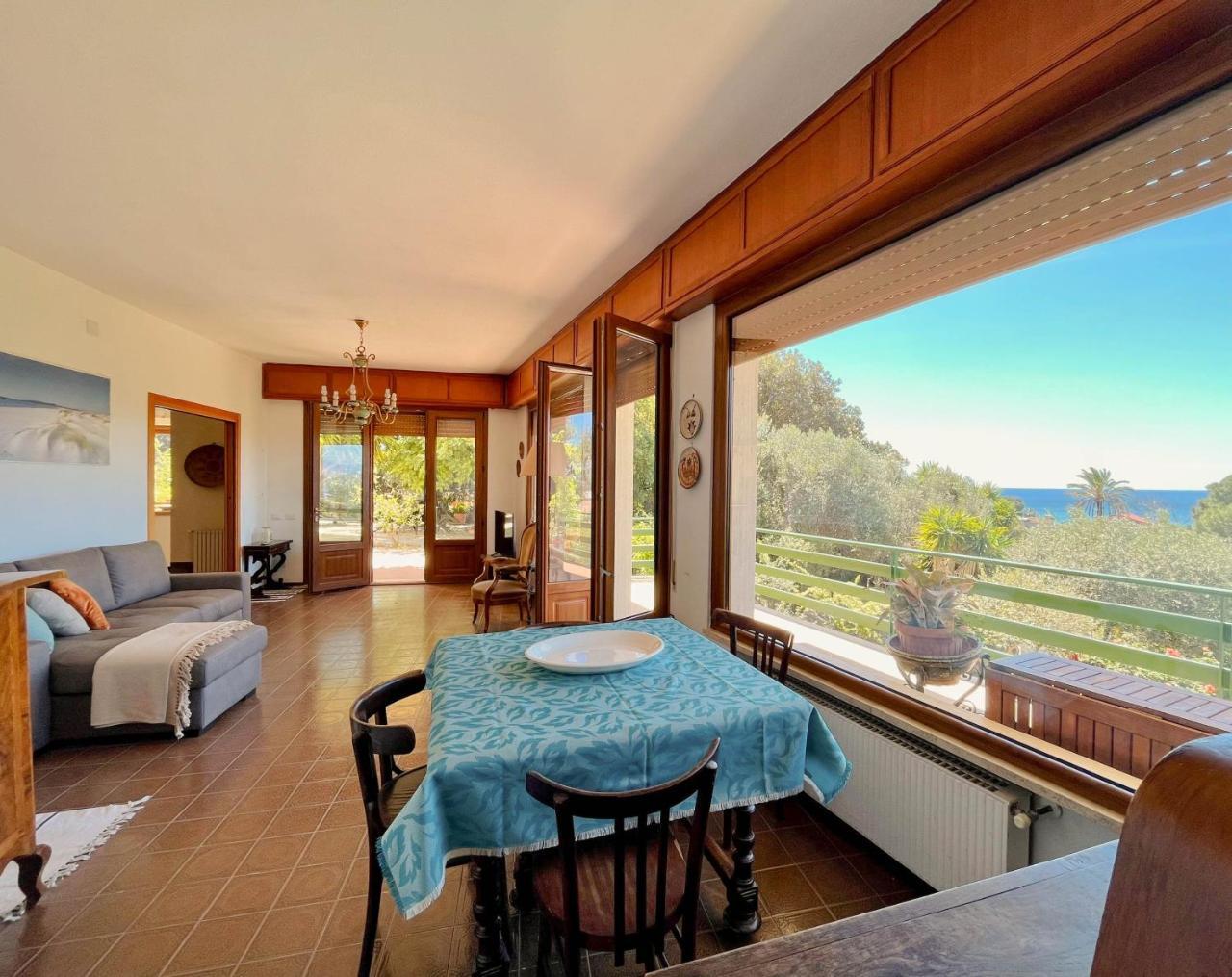 Casa Masina appartamento a 500 mt dal mare — 4-Star Luxury Hotel in Quartu Sant'elena, Italy