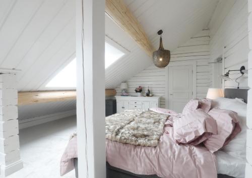 Sara s Bed and Breakfast — 4-Star Luxury Hotel in Ange, Sweden