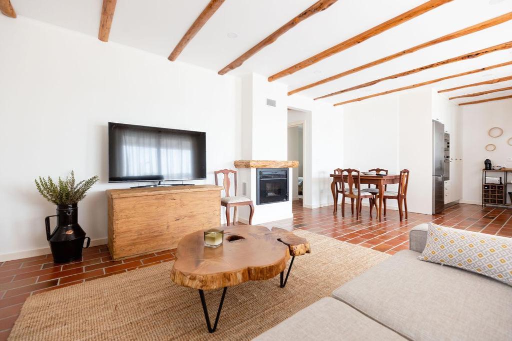 WHome Countryside Charm Near Wedding Venue w BBQ Patio — hotel in Torres Vedras