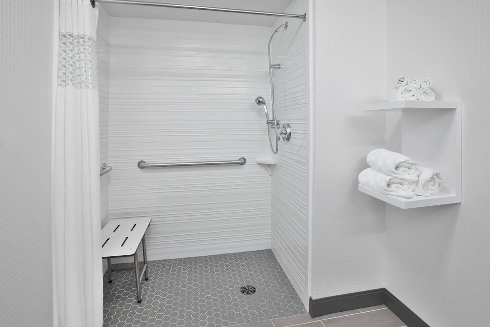 Hampton Inn & Suites Springboro Dayton Area South - photo 28