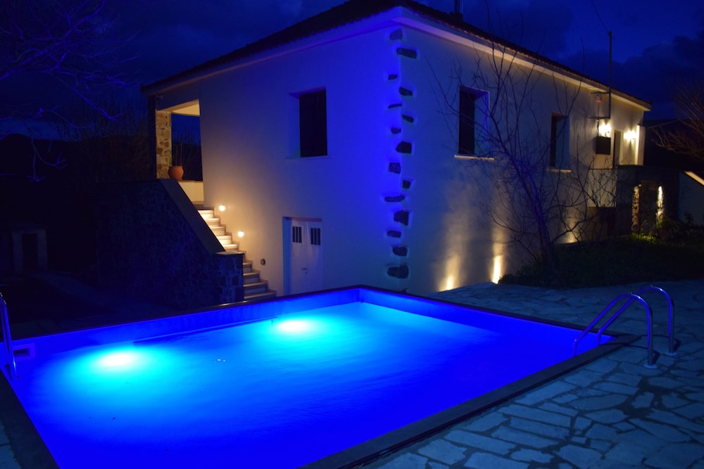 Villa Vlatos — 4-Star Luxury Hotel in Kissamos, Greece
