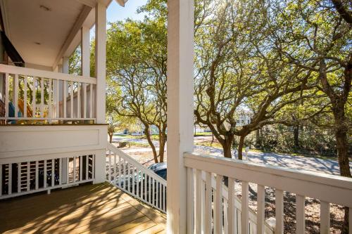 Alta Mira by Oak Island Accommodations - photo 6