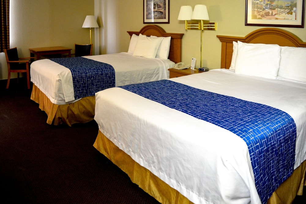 Travelodge by Wyndham St. Louis - photo 6