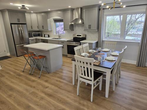 Streetsville Retreat Prime Location in Mississauga, Canada