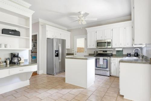 Brick Bliss On Broadreach — Lexington