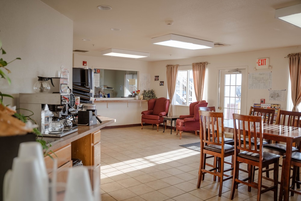 Haysville Express Inn - photo 2