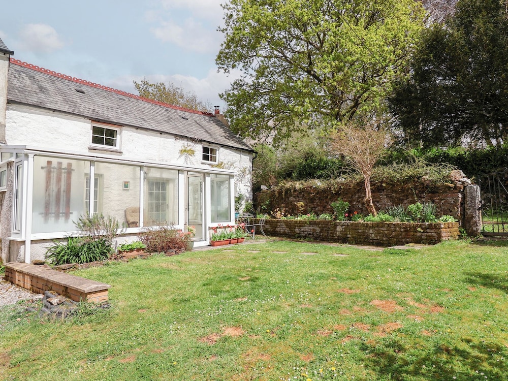 Dunridge Cottage — 4-Star Luxury Hotel in Yelverton, United Kingdom
