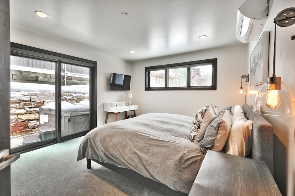 Pinetree by Avantstay Modern Park City Getaway w Patio & Balcony - photo 3