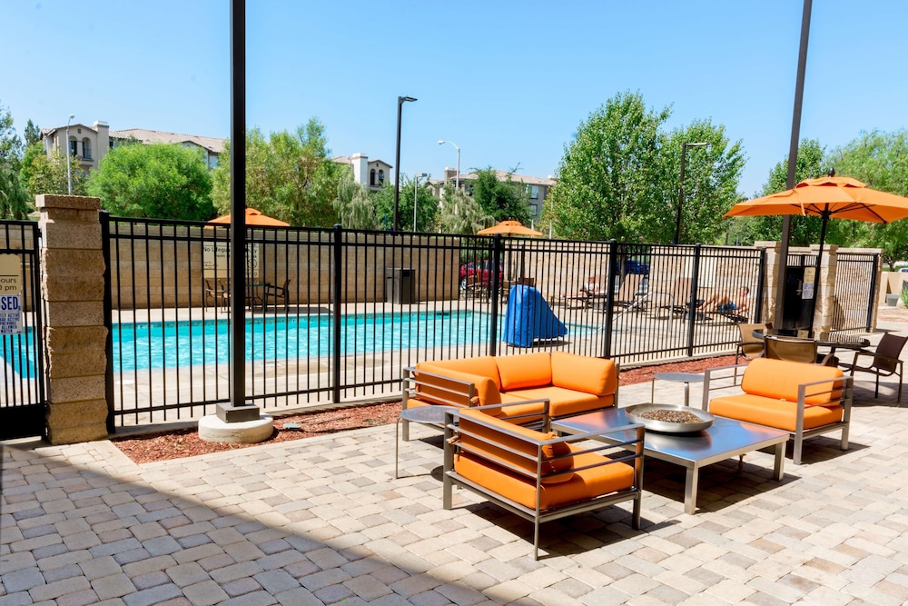 Hampton Inn & Suites Riverside Corona East - photo 17