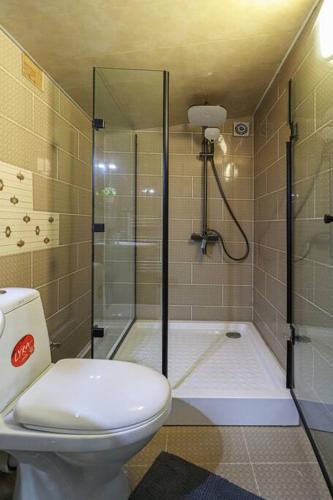 Cosy Central 2 BR Apartment By Wehost