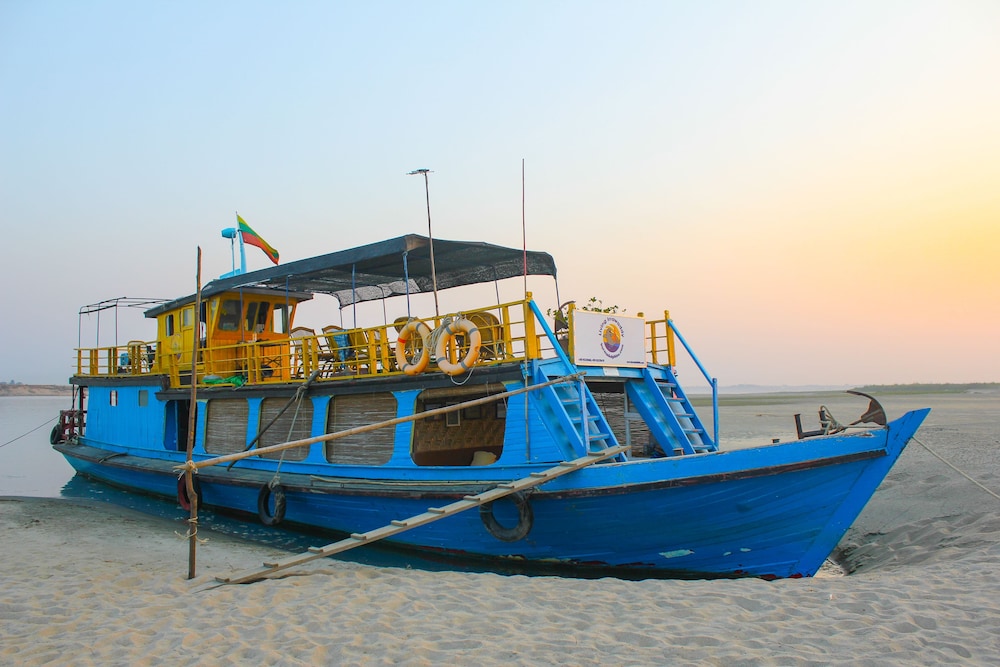 Living Irrawaddy Dolphin Project - last minute hotel in Mandalay