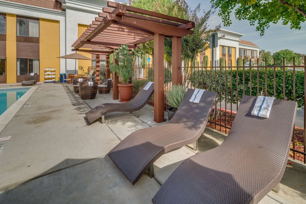 Hampton Inn Livermore - photo 23