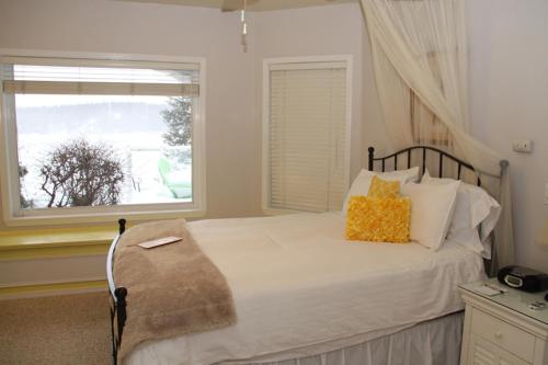 Inn at the Lake - photo 18