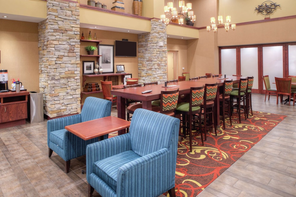 Hampton Inn & Suites Rifle - photo 8