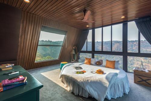SaffronStays A Vantage Panchgani A Pyramid Shaped Unique Luxury Villa With Infinity Valley Views — 4-Star Luxury Hotel in Panchgani, India