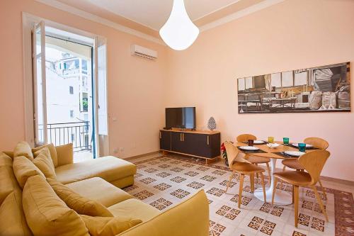 KMC suites Yellow — 4-Star Luxury Hotel in Palermo, Italy