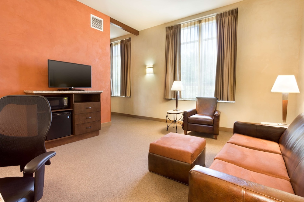 Drury Plaza Hotel in Santa Fe - photo 19