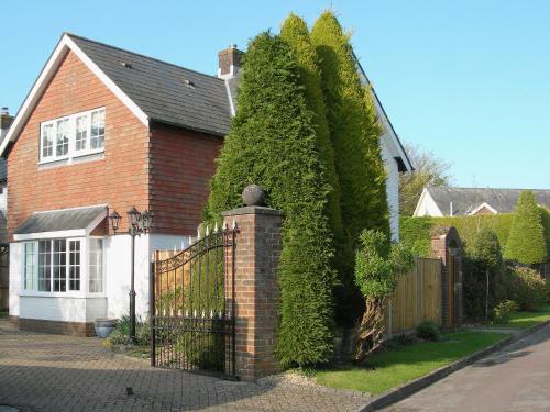 Laurel Cottage — 4-Star Luxury Hotel in Sway, United Kingdom