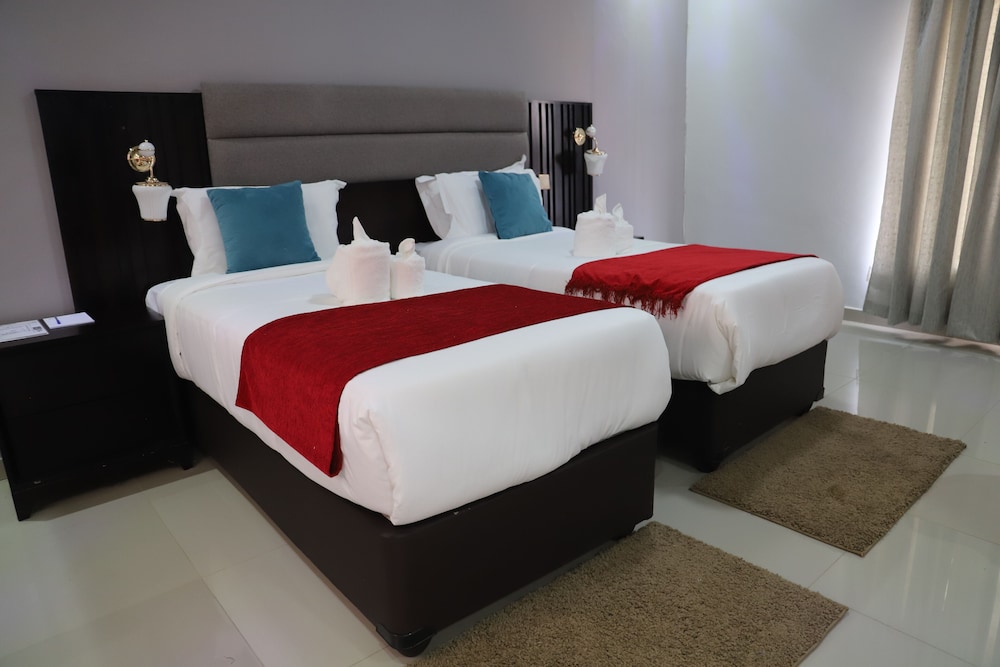 Dikukama Executive Hotel — Tshabong — photo 2