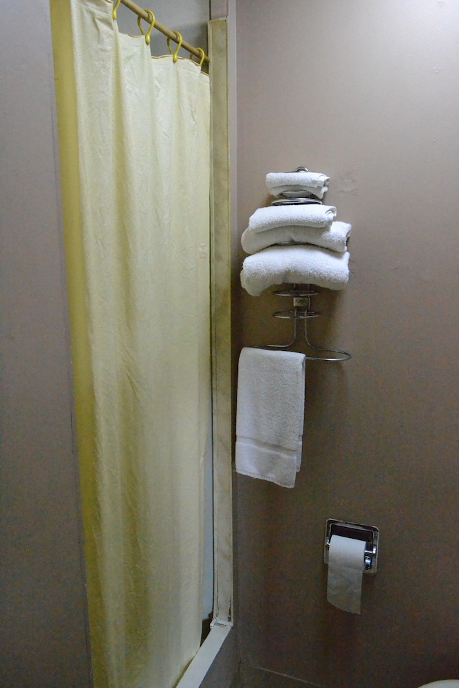 Innkeeper Motel - photo 57