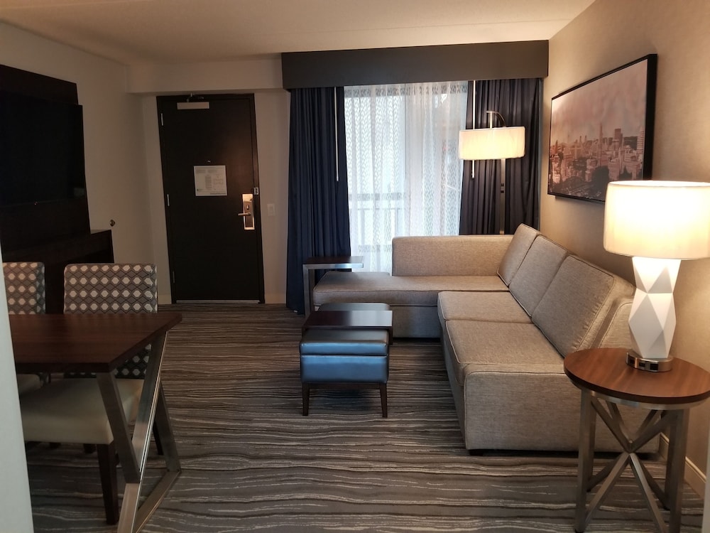 Embassy Suites Syracuse - photo 29