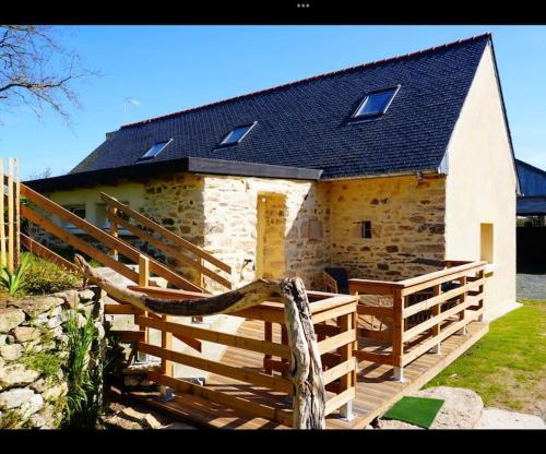 Ty Oliv Entre Terre Et Ocean — hotel in Ploneour-Lanvern