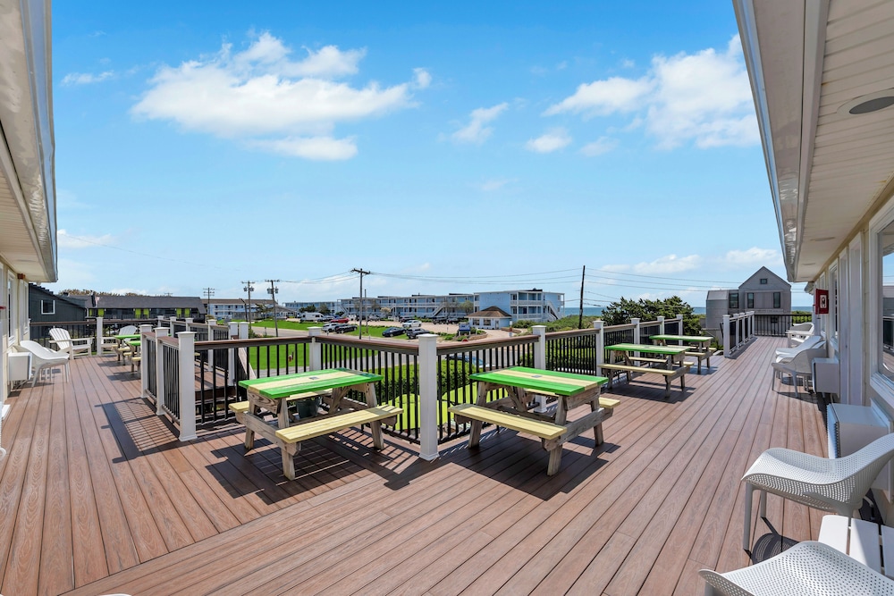 Ocean Resort Inn - photo 100