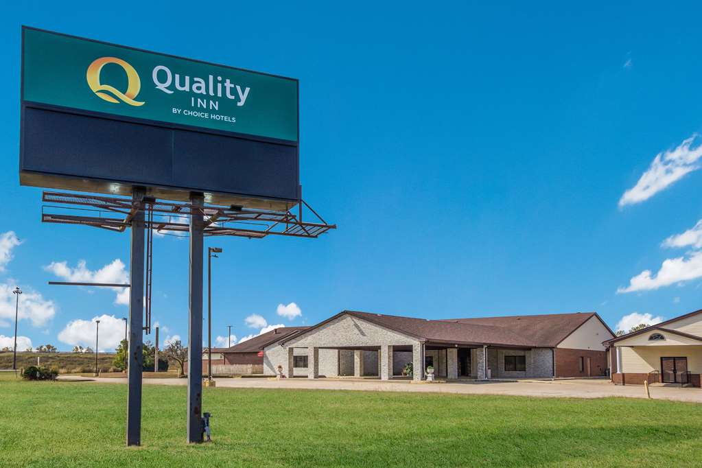 Quality Inn Grayville pet-friendly hotel Grayville