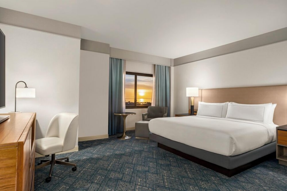 DoubleTree by Hilton Tampa Rocky Point Waterfront - photo 29