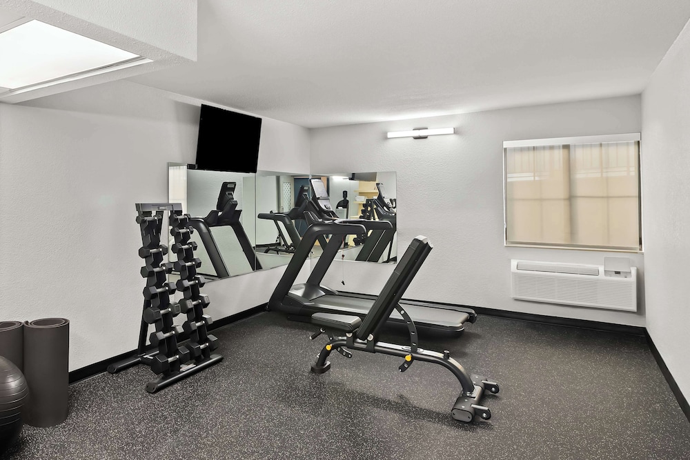 Spark by Hilton Wichita East - photo 26