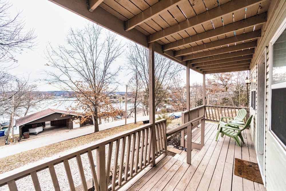 Osage Beach Getaway Lake Views Pet Friendly — 4-Star Luxury Hotel in Osage Beach, United States
