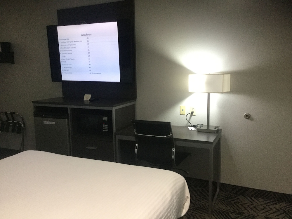 Muskogee Inn And Suites — hotel in Muskogee