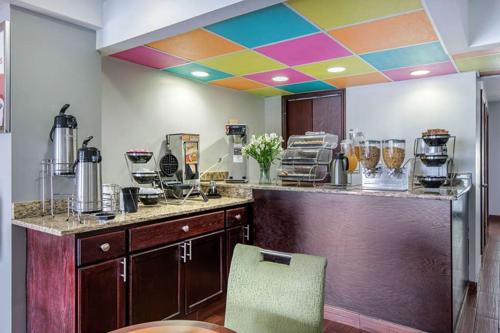 Econo Lodge Aiken Central - photo 25