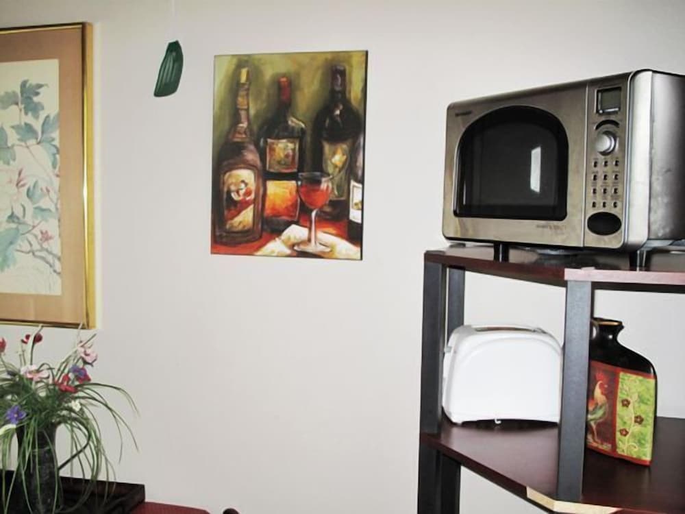 Hudson Manor Inn - photo 20