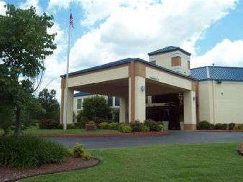 Days Inn & Suites by Wyndham Tahlequah - photo 4