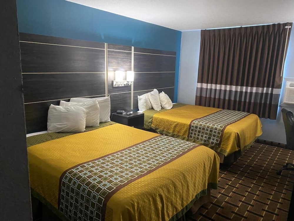 Faribault Hometown Inn & Suites - photo 10