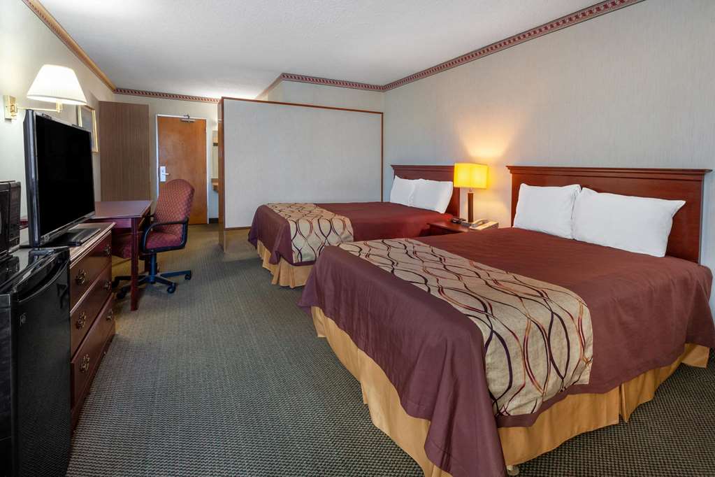 Travelodge by Wyndham Cleveland Airport - photo 14