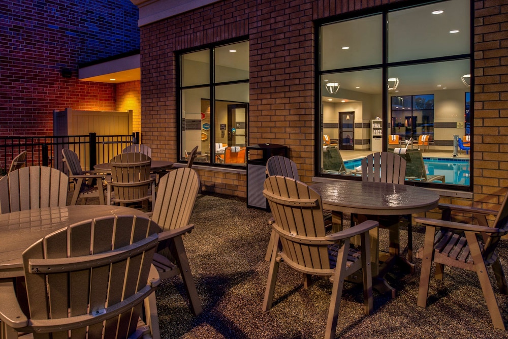 Hampton Inn & Suites Wixom - photo 56