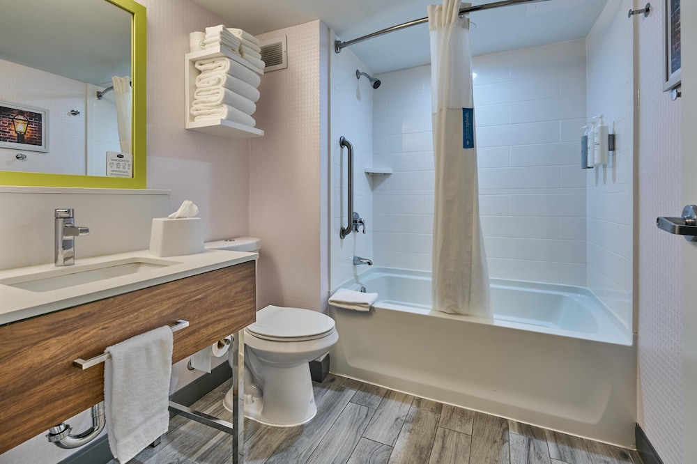 Hampton Inn Flemington - photo 20