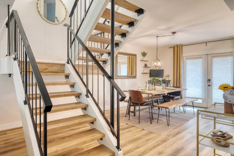 Old Town Treasure By Avantstay Central Location - photo 12