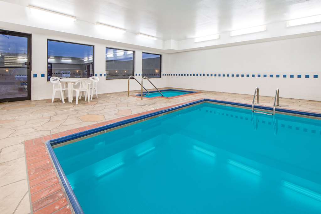 Super 8 by Wyndham Big Cabin Vinita Area - photo 9