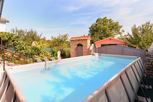 Apartment Sankovic with a private pool — 4-Star Luxury Hotel in Svetvincenat, Croatia