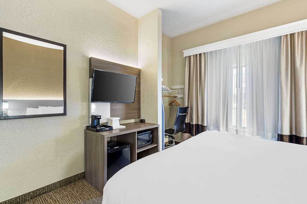 Comfort Suites Merrillville near US 30 - photo 26