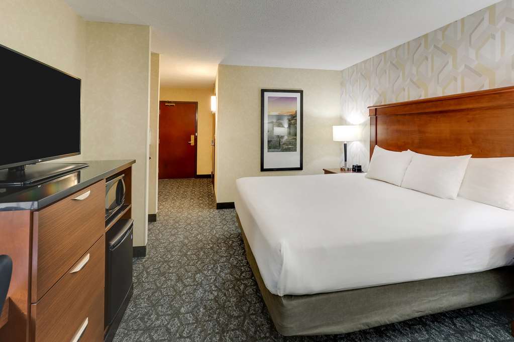 Drury Inn & Suites Marion - photo 23